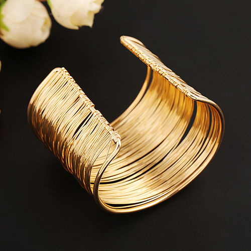Fashion Gold Metal Bracelet