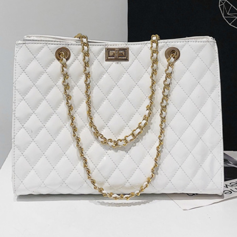 white chain strap bag