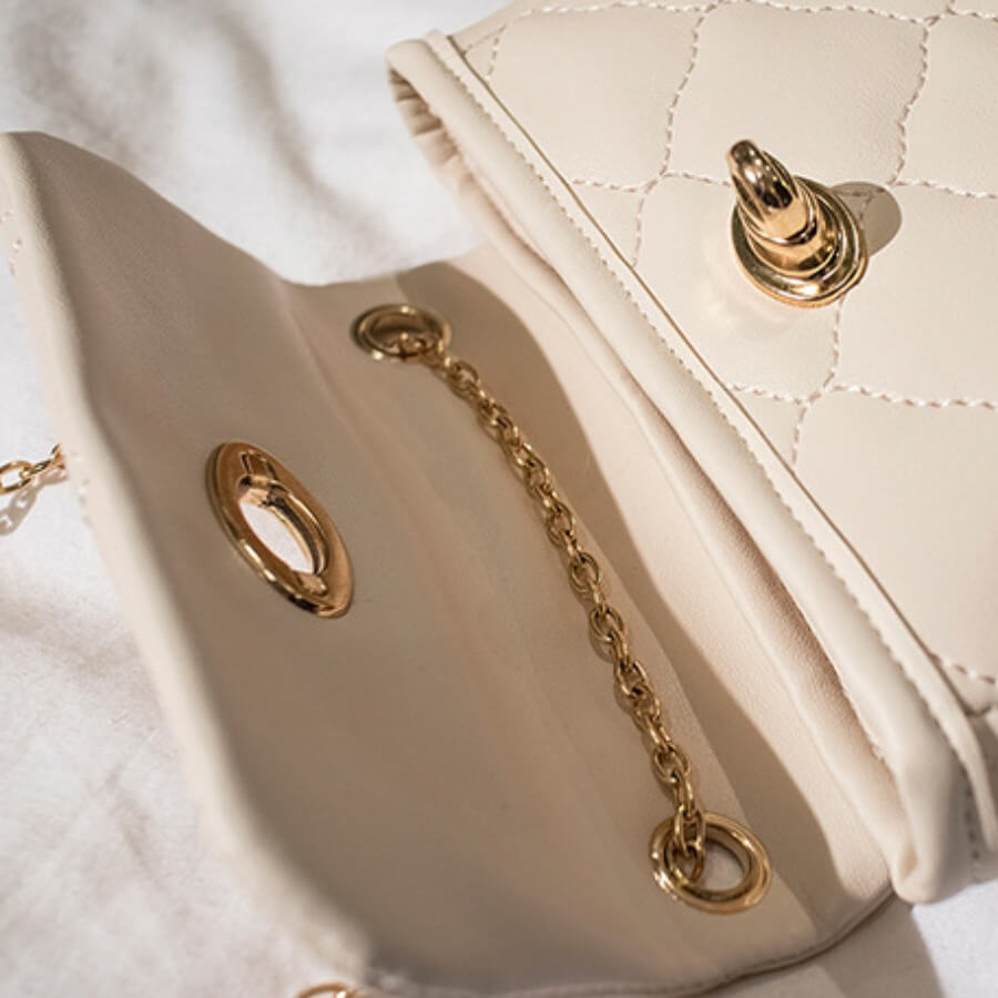 white chain strap bag